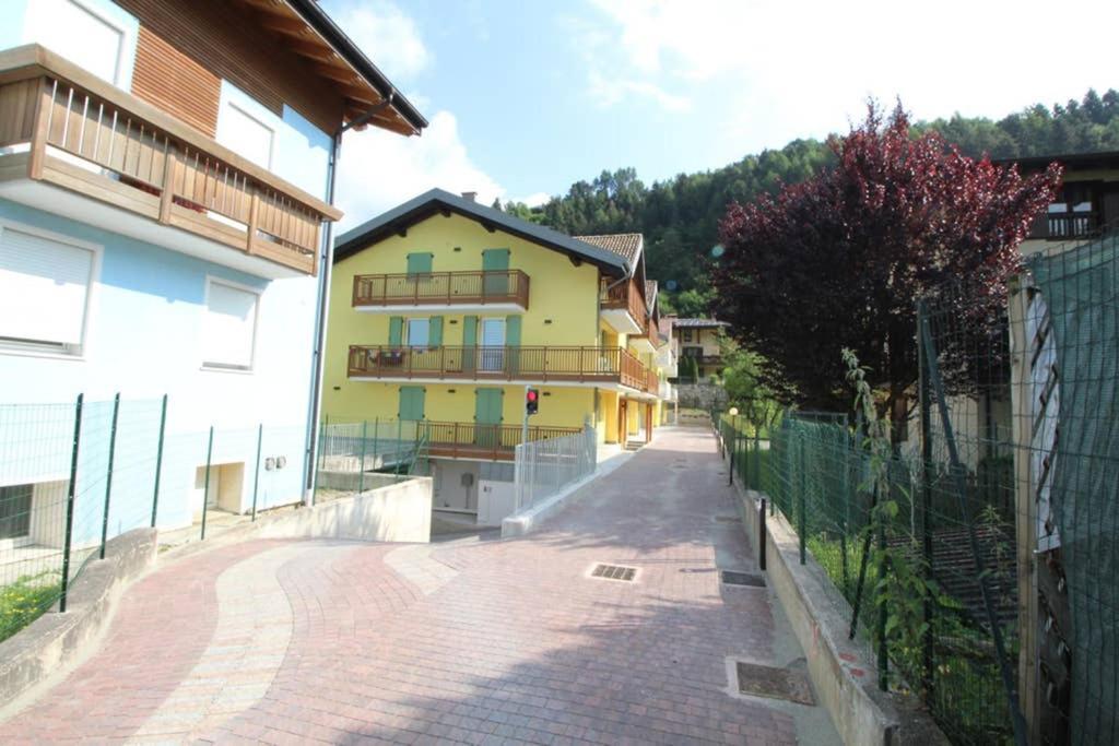 Appartamento La mansarda di Rossella Pieve Di Ledro Esterno foto