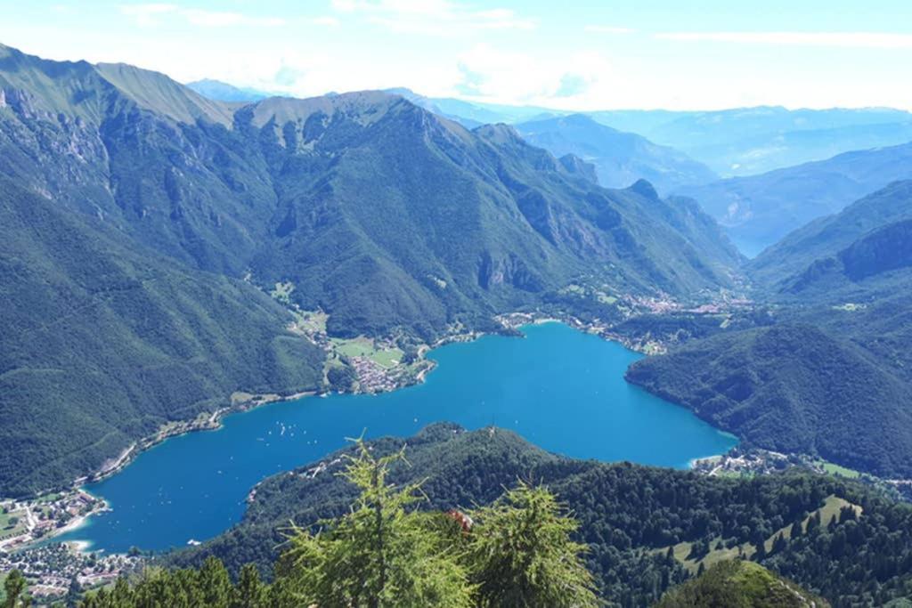 Appartamento La mansarda di Rossella Pieve Di Ledro Esterno foto