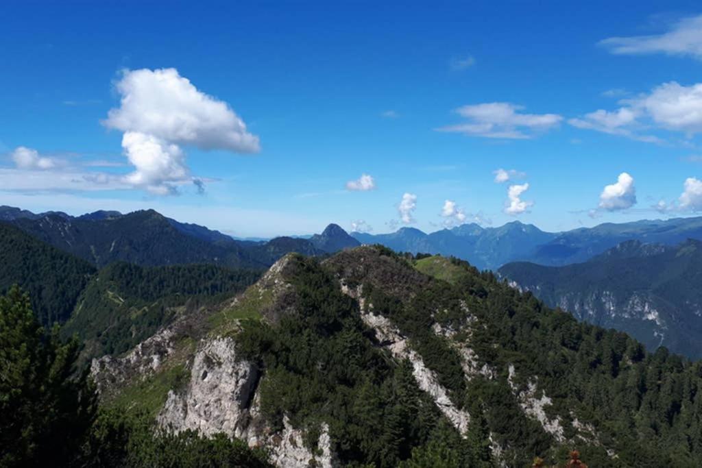 Appartamento La mansarda di Rossella Pieve Di Ledro Esterno foto