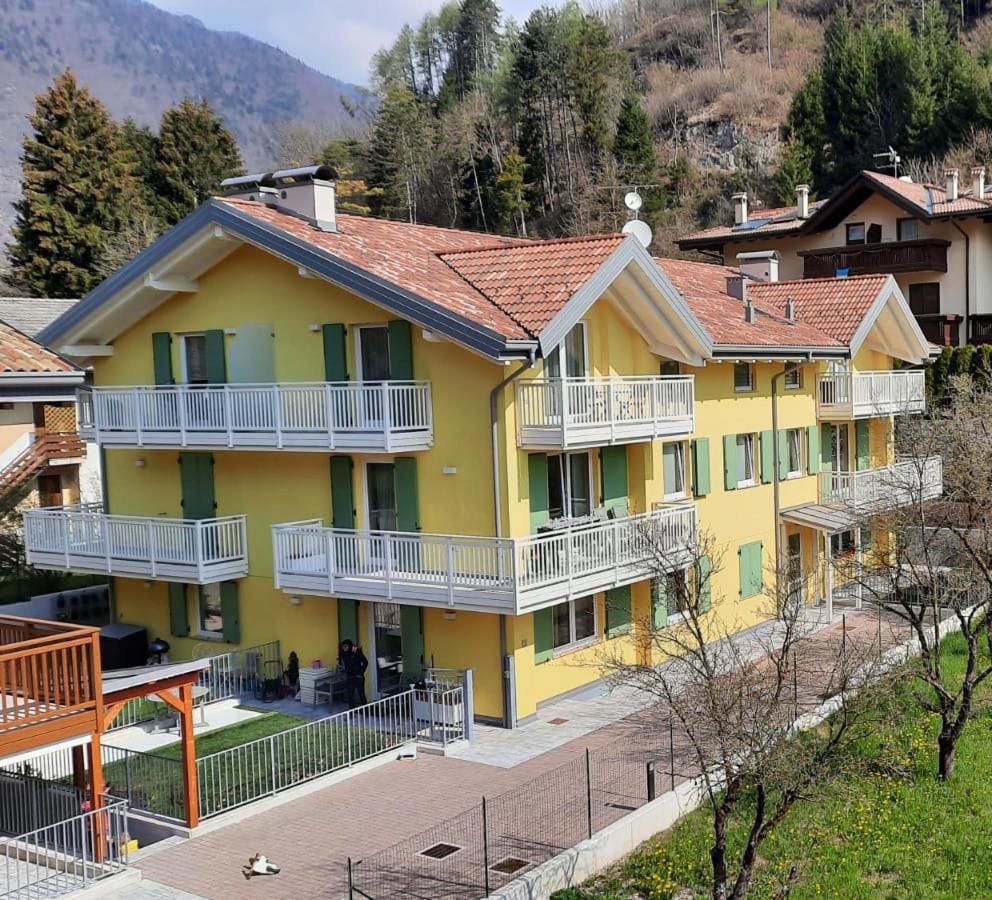 Appartamento La mansarda di Rossella Pieve Di Ledro Esterno foto