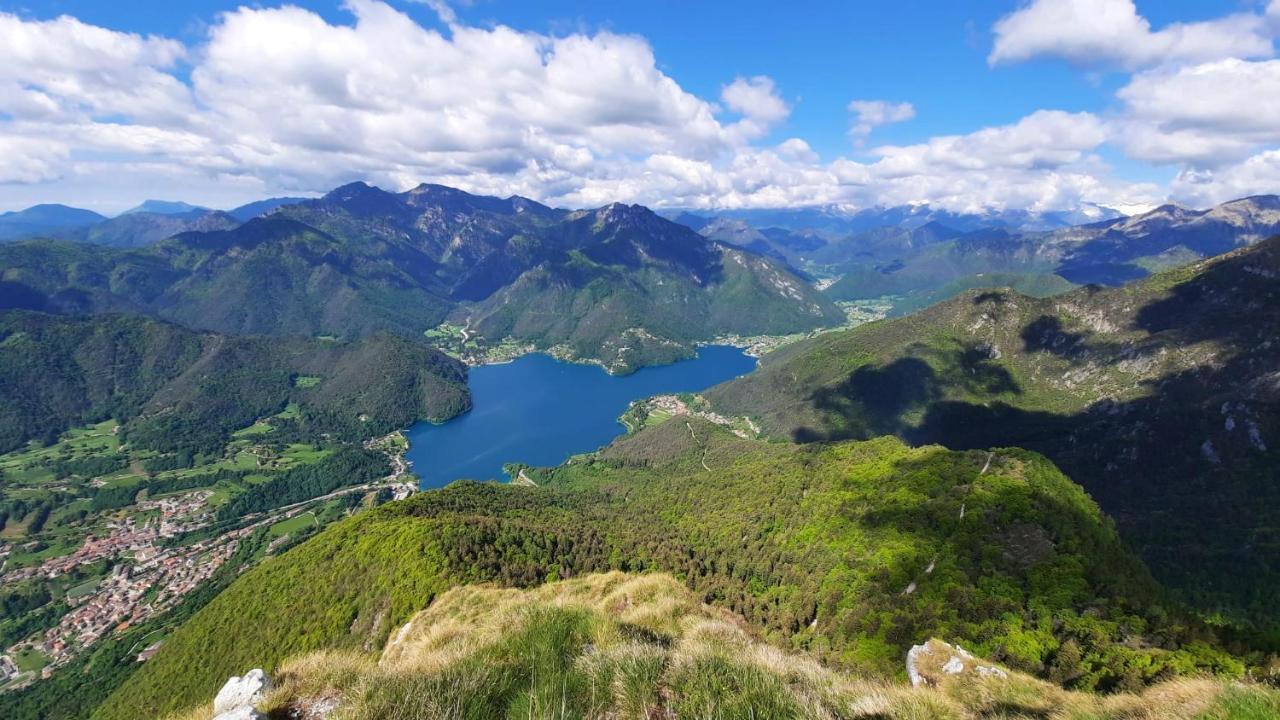 Appartamento La mansarda di Rossella Pieve Di Ledro Esterno foto